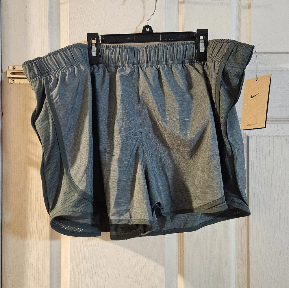 Nike Women's Dri-FIT Tempo Mid-Rise Brief-Lined Running Shorts: GREEN: NWT: XXL